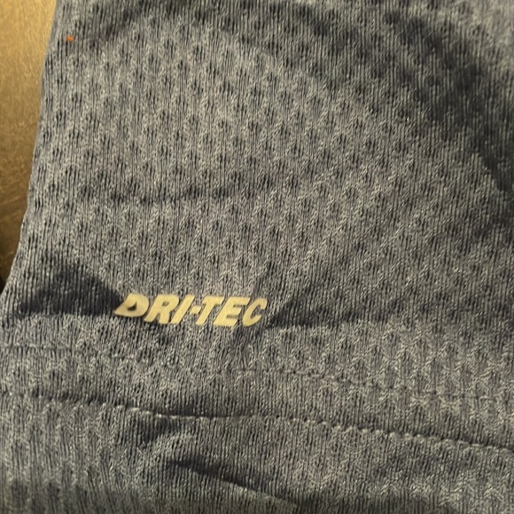 NWOT HI-Tec (Dri-tek) Men’s layering shirt - Picture 3 of 6